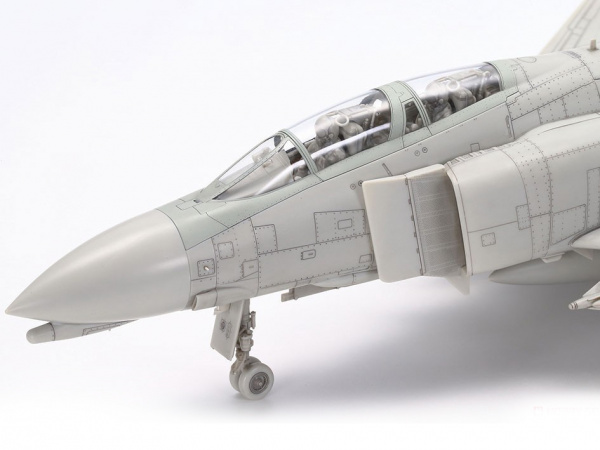 61121 Tamiya Американский палубный истребитель F-4B Phantom II (1:48)