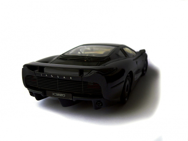 24129 Tamiya Jaguar XJ220 (1:24)