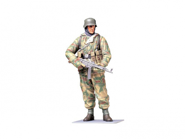 36304 Tamiya Фигура Немецкий пехотинец в зимней униформе "WWII German infantryman reversible" (1:16)