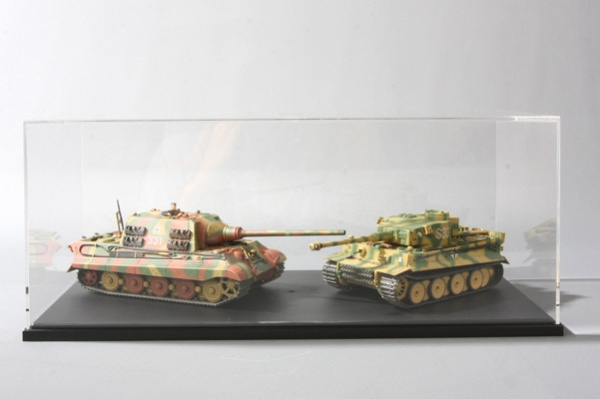 73007 Tamiya Футляр для моделей "F" (350х160х140 мм.) с чёрной пластиковой подставкой.