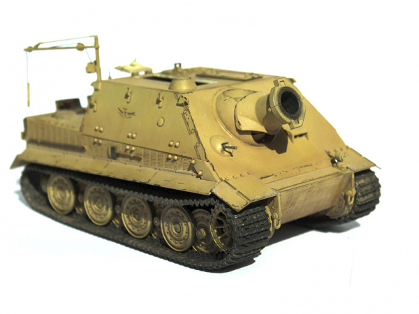 35177 Tamiya Немецкая мортира 38 см. "Sturmtiger" с 1 фигурой (1:35)
