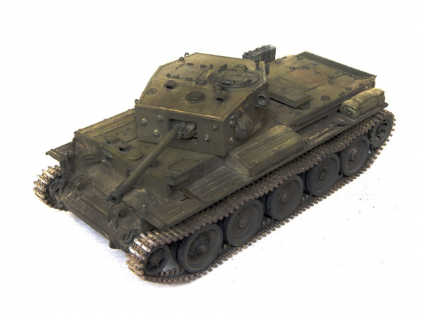 35221 Tamiya Английский средний крейсерский танк Mk.VIII Кромвель Mk.IV с фигурой командира (1:35)