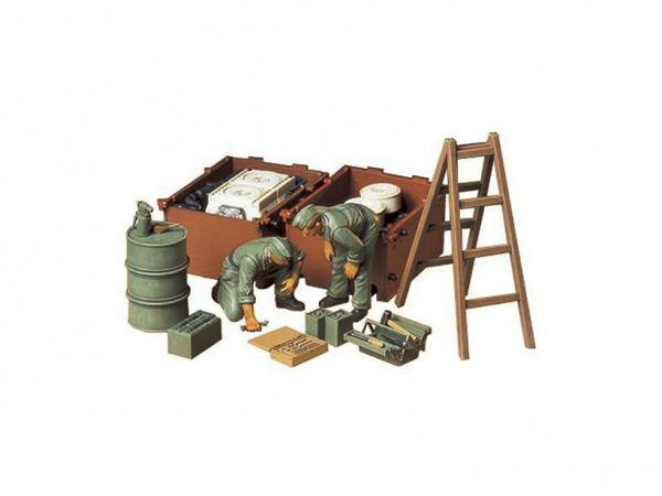 35180 Tamiya Немецкие механики 2 фигуры. (1:35)