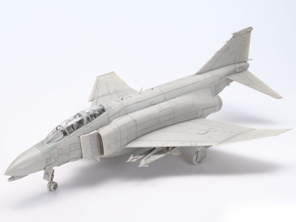 61121 Tamiya Американский палубный истребитель F-4B Phantom II (1:48)