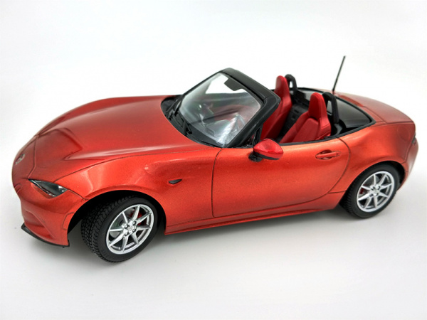 24342 Tamiya Mazda MX-5 (1:24)