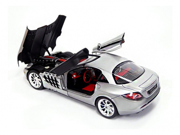 24290 Tamiya Mercedes-Benz SLR McLaren (1:24)