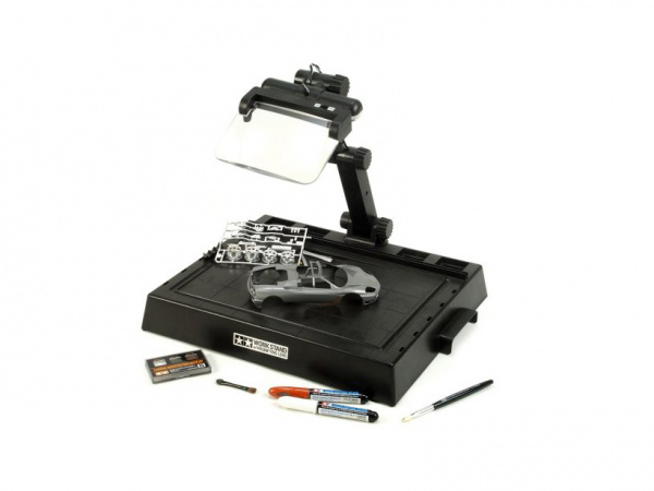 74064 Tamiya  Стенд для моделей c линзой и подсветкой