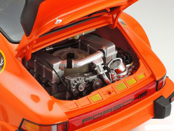 12055 Tamiya Porsche Turbo RSR 934 Jägermeister (1:12)