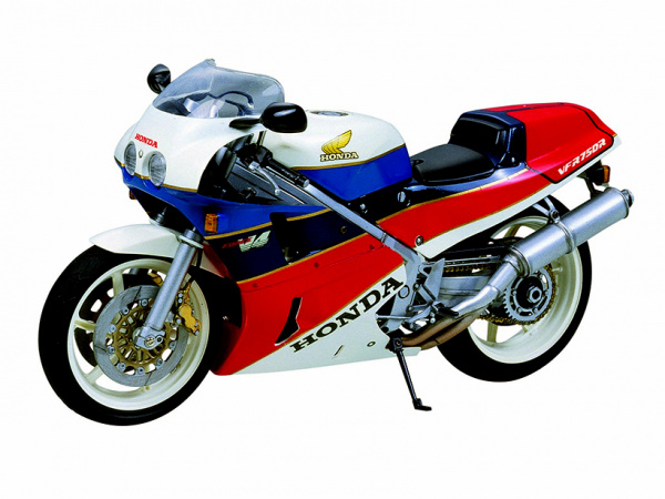 14057 Tamiya Мотоцикл Honda VFR750R (1:12)