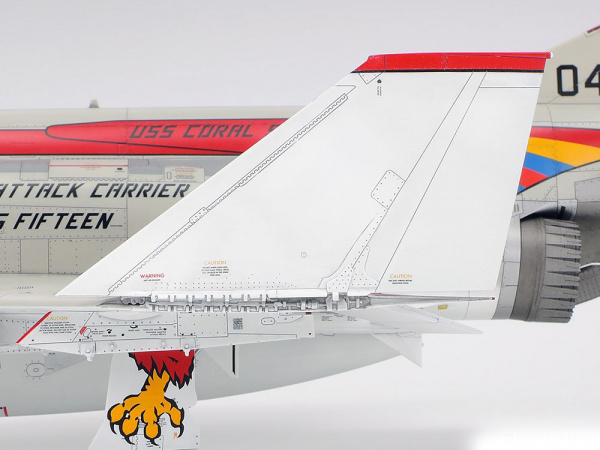 61121 Tamiya Американский палубный истребитель F-4B Phantom II (1:48)