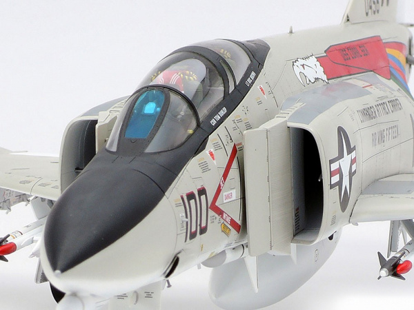 61121 Tamiya Американский палубный истребитель F-4B Phantom II (1:48)